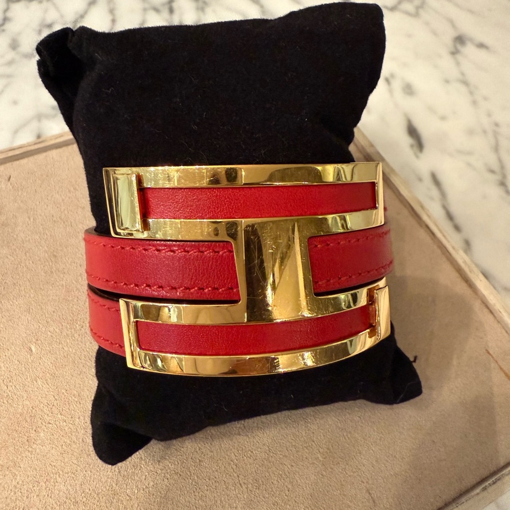 Hermès Pousse-Pousse Leather & Gold Plated Cuff Bracelet – Rare & Discontinued